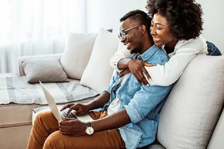 چگونه همسر کانادایی‌تان می‌تواند به مهاجرت شما کمک کند