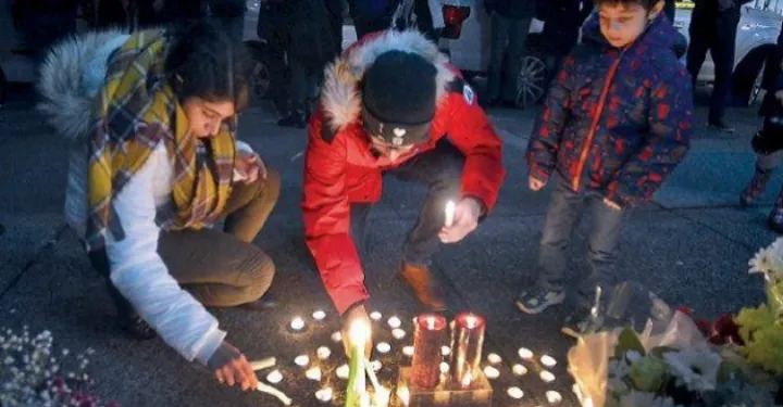 برپایی یادبود قربانیان پرواز ۷۵۲ در ونکوور