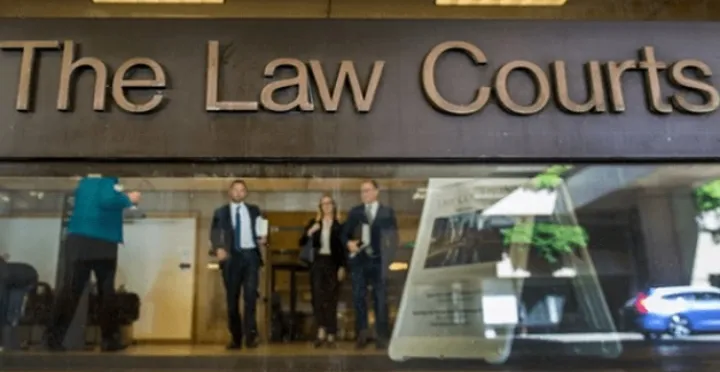 اعتراض یک پناهنده سابق ایرانی در کانادا به قانون پرداخت مالیات مازاد بر دارایی برای خریداران خارجی