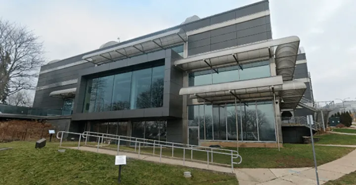 نسل دوم مهاجران حتی اگر فارسی را خوب نداند زبان موسیقی را متوجه می‌شود؛ گفت‌وگو با سعید فرج‌پوری آهنگ‌ساز و نوازنده کمانچه