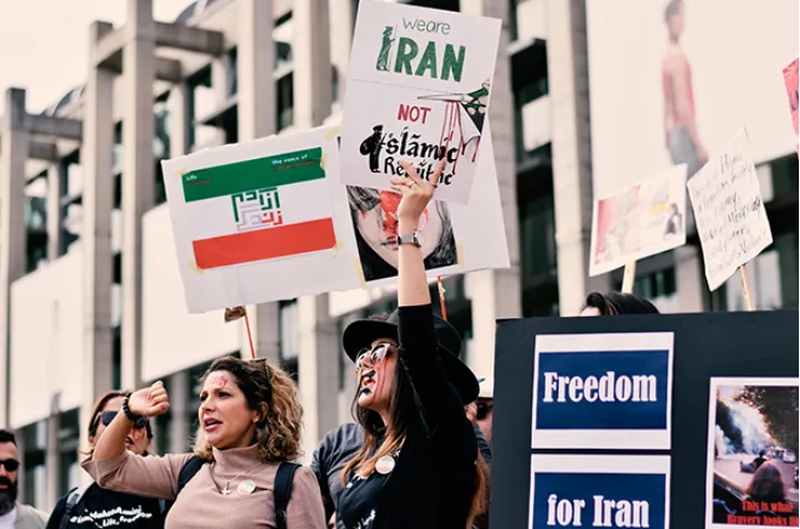 گزارش تصویری: حضور بی‌سابقه ایرانیان در شهرهای کانادا در حمایت از معترضان