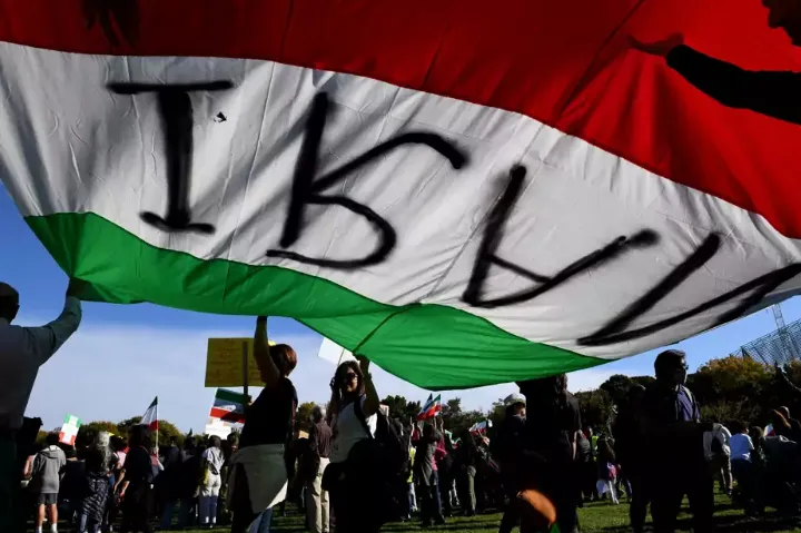 کریستیا فریلند، کیم کمپبل و نازنین افشین‌جم نامه اخراج ایران از کمیسیون وضعیت زنان را امضا کردند