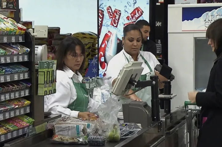 حدود نیمی از کانادایی‌ها می‌گویند وضع مالی‌شان، بدتر از سال قبل شده است