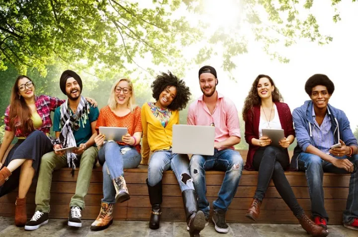 دولت کانادا، بهره وام دانشجویی فدرال را حذف می‌کند