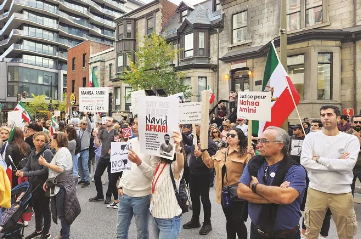 حمایت از دانشجویان ایران در تجمع اعتراضی مونترال