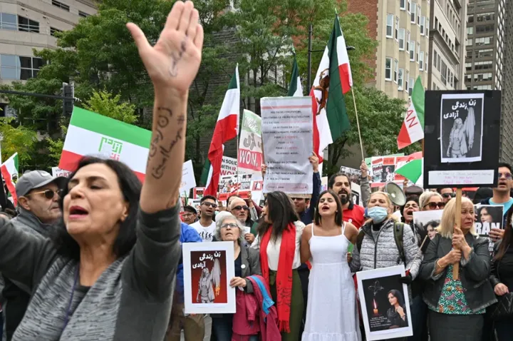 تهدید ایرانیان کانادا توسط جمهوری اسلامی