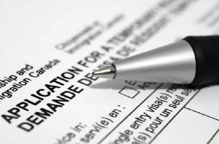 سوتی بزرگ و مضحک وزارت مهاجرت فدرال: ده‌ها هزار پرونده به ماموران غیرفعال سپرده شده است