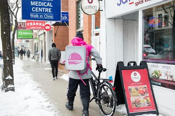 کانادایی‌ها برای مقابله با هزینه‌های زندگی چه می‌کنند؟