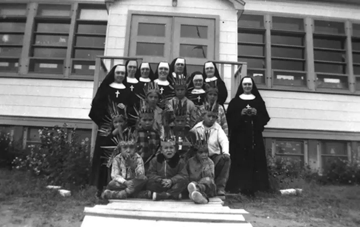 تفاهم ۲.۸ میلیارد دلاری اتاوا با بازماندگان قربانیان مدارس شبانه‌روزی بومیان در بریتیش کلمبیا