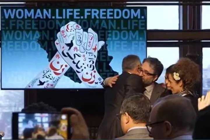 برخوردهای گرم شاهزاده رضا پهلوی و حامد اسماعیلیون