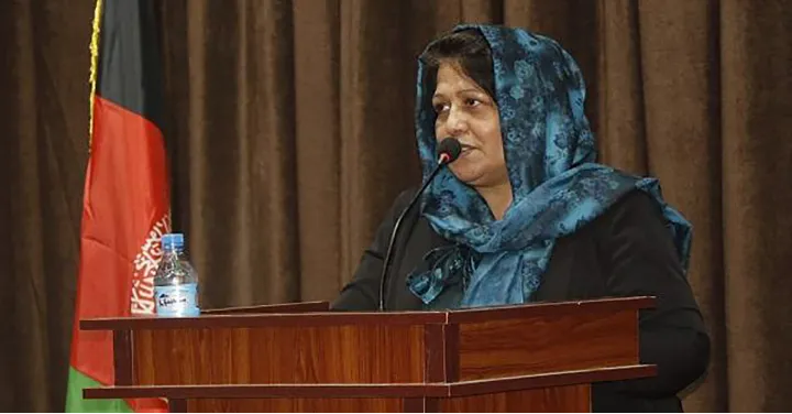 در بحث جایگاه زن سخن از تقابل با مرد نیست