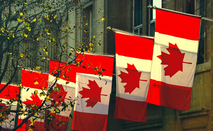 جذب مهاجران بیشتر در کانادا: شتاب‌دهنده توسعه یا عامل تورم و کاهش دستمزد؟