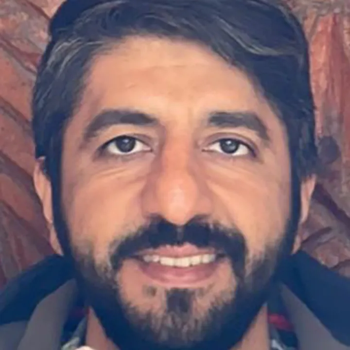 ساندیس گذاشتن در محل اقامت سروش شهریاری به نشانه اعتراض!