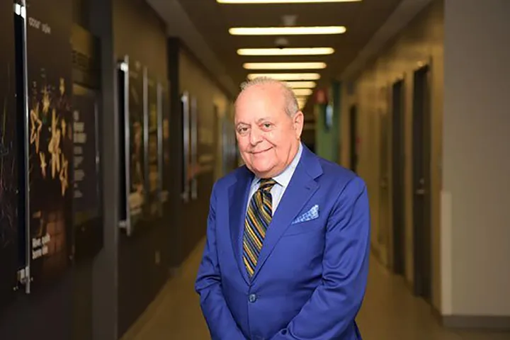 دخالت خارجی خط قرمز من است