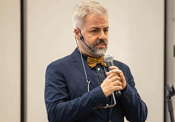 مانی عظیم زاده Mani Azimzadeh