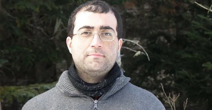 خاطرت هست؟ سروده‌ای از آرمین لطفعلیان