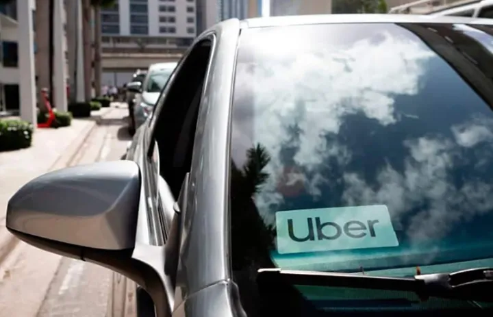 اشیای عجیب و غریبی که کبکی‌ها در تاکسی‌های اوبر جا می‌گذارند