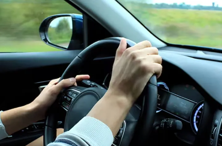 افزایش تصادفات مرگبار در کانادا به علت حواس‌پرتی حین رانندگی