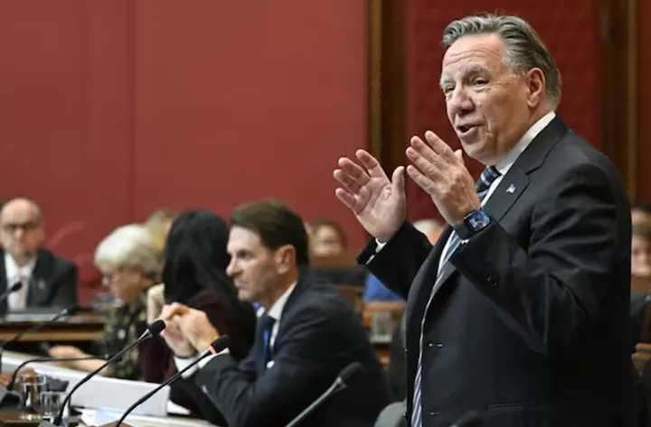 لوگو از توسل به زور یا پول برای انتقال پناه‌جویان از کبک منصرف شده است