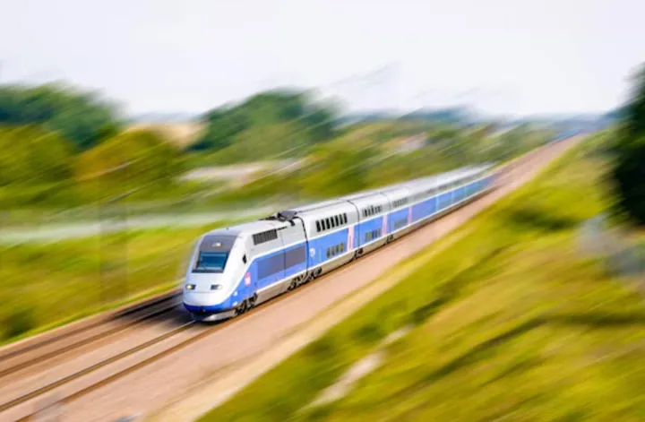 عزم دولت برای تحقق پروژه قطار سریع السیر کبک‌سیتی-تورنتو با سرعت ۳۰۰ کیلومتر بر ساعت