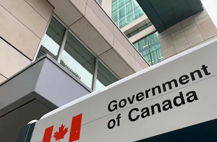 بازگشت به محل کار: بحرانی که کارکنان دولتی با آن دست‌وپنجه نرم می‌کنند