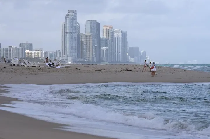 خانه‌های آفتابی، دل‌های یخ‌زده: کانادایی‌ها فلوریدا را ترک می‌کنند