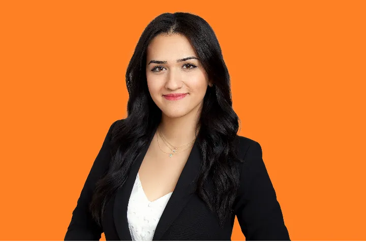 مایا بزرگزاد، کاندیدای انتحابات فدرال: لیبرال‌‌ها دنبال منافع میلیاردها هستند