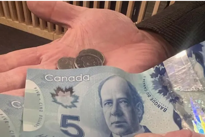 افزایش دستمزد حداقل به ۱۶.۱۰ دلار در کبک: قدمی کوچک در جهت بهبود معیشت