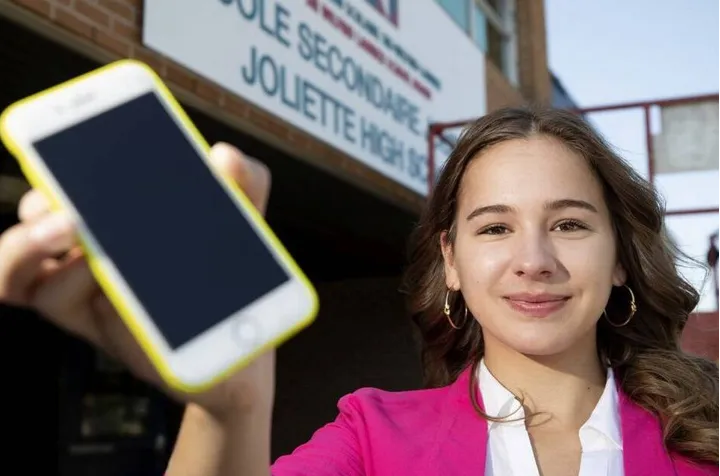 ممنوعیت کامل تلفن همراه در مدارس کبک 