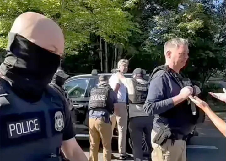 بازداشت پدر ایرانی مقابل مهدکودک فرزندش توسط پلیس مهاجرت