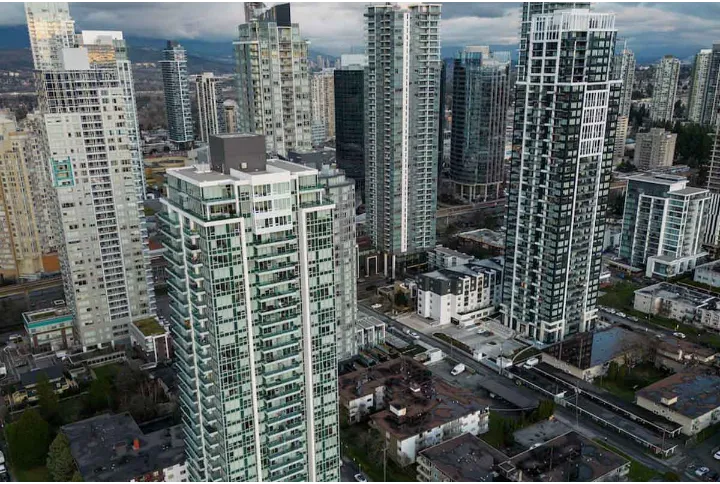 دوراهی سرنوشت‌ساز در تمدید وام مسکن؛ امنیت پنج‌ساله یا ریسک سه‌ساله؟